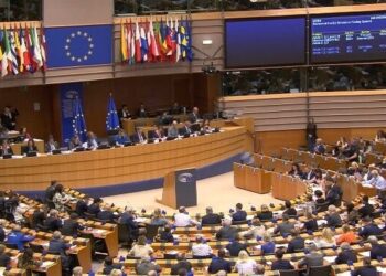 Parlamento Europeo aprueba el plan de descarbonización que rechazan los transportistas