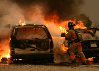 ¿Por qué decenas de coches eléctricos arden solos en Florida?