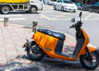 Todo lo que necesitas saber antes de comprar una moto eléctrica