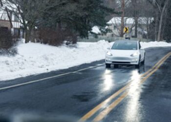 Cómo conducir con nieve con coche eléctrico