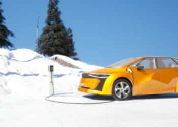 Así es como deberás conducir tu coche eléctrico en invierno