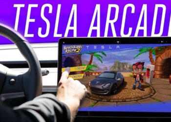 ‘Tesla Arcade’ la potente consola con la que jugar mientras se conduce