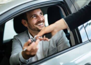 Hasta 8.500 euros de ayudas para comprar un coche eléctrico con el nuevo plan 360 de Madrid