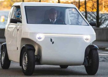 Este es el coche eléctrico tipo Ikea que se vende por piezas y puedes montar en casa