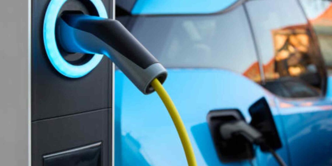 Stellantis podría abrir una planta de baterías para coches eléctricos en España