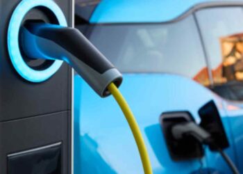 Stellantis podría abrir una planta de baterías para coches eléctricos en España