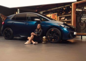 Este es el único jugador del FC. Barcelona que tiene un coche eléctrico barato