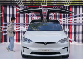 Esta es la razón por la que Tesla entrega sus coches sin batería