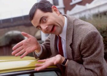 Mr. Bean se pasa al coche eléctrico con algunas dudas