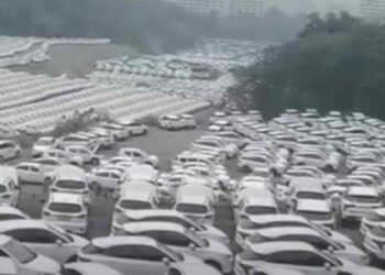 Este es el vídeo viral del cementerio de coches eléctricos en China