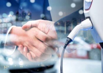 Cómo solicitar hasta 20.000 euros de ayuda para comprar un coche eléctrico