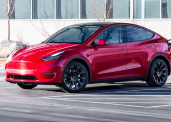 Tesla trabaja en el modelo low cost de coche eléctrico que costará 24.000 euros