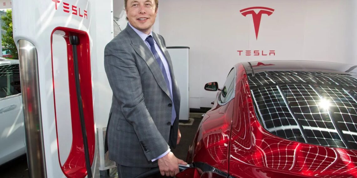 Tesla abre más supercargadores para uso de terceros