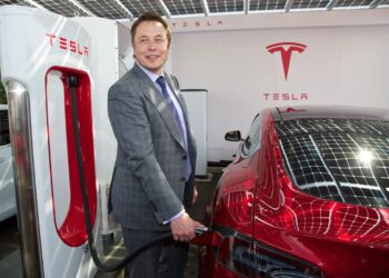 Tesla abre más supercargadores para uso de terceros