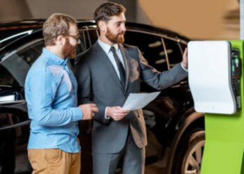 Las ventas de coches eléctricos suben un 74% en España