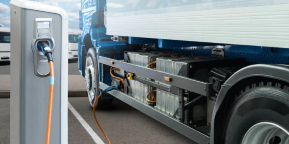 La llegada de camiones eléctricos a las carreteras bajará la demanda de combustibles