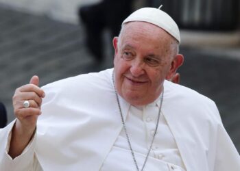 El Papa Francisco da el salto a los coches eléctricos