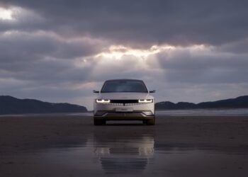 ¿Por qué en Noruega se venden más coches eléctricos que en España?