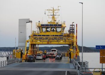 ¿Puedo viajar en ferry con mi coche eléctrico?