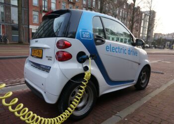 Así es el bono que te permite alquilar un coche eléctrico por 100 euros al mes