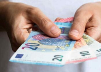 Las ayudas a los coches eléctricos se van a revisar en España