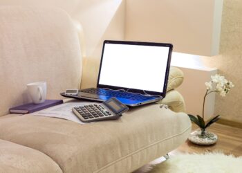 Declaración de la renta: Esto es lo que vas a poder desgravar de tu coche eléctrico