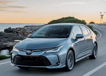 Empieza una nueva era de los coches híbridos japoneses en España