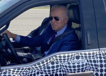 Estados Unidos impone aranceles a los coches eléctricos chinos