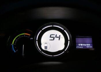 Es bueno que no se usen los cargadores públicos según la teoría del desfibrilador