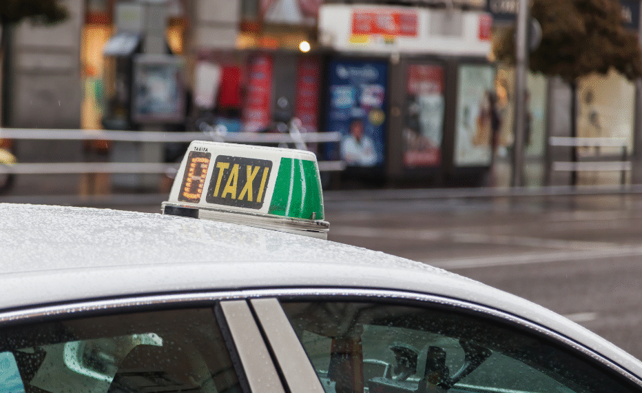 La DGT reformará el uso del cinturón: adiós a las excepciones para taxistas y repartidores 1 La DGT reformará el uso del cinturón adiós a las excepciones para taxistas y repartidores.