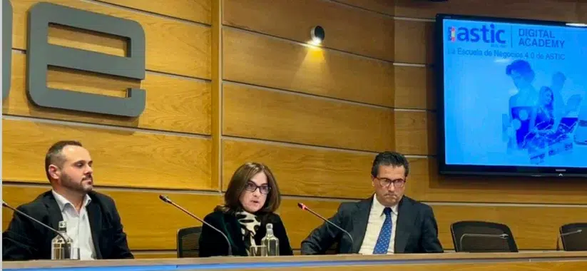 Oportunidad real : La FP online de Técnico Superior en Transporte y Logística repite éxito con AT Academia del Transportista 6 Ponencia